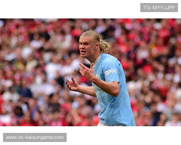 哈兰德弧顶劲射曼城扩大比分